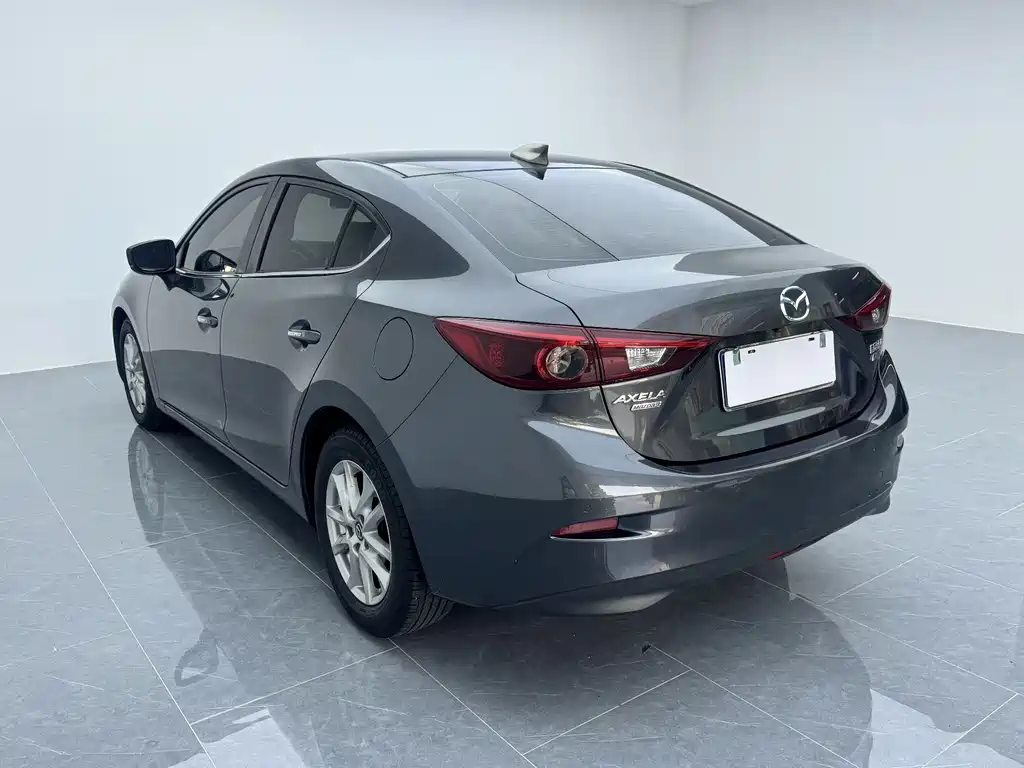 Mazda 3 Axela 2018 — фото 3