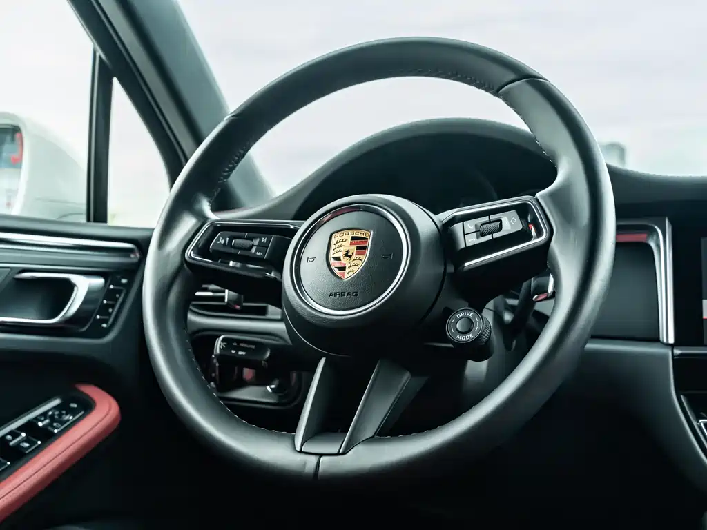 Porsche Macan 2023 — фото 13