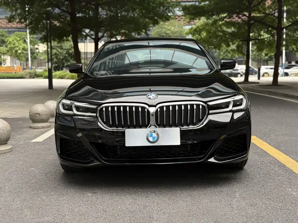 BMW 5 Series 2022 — фото 12