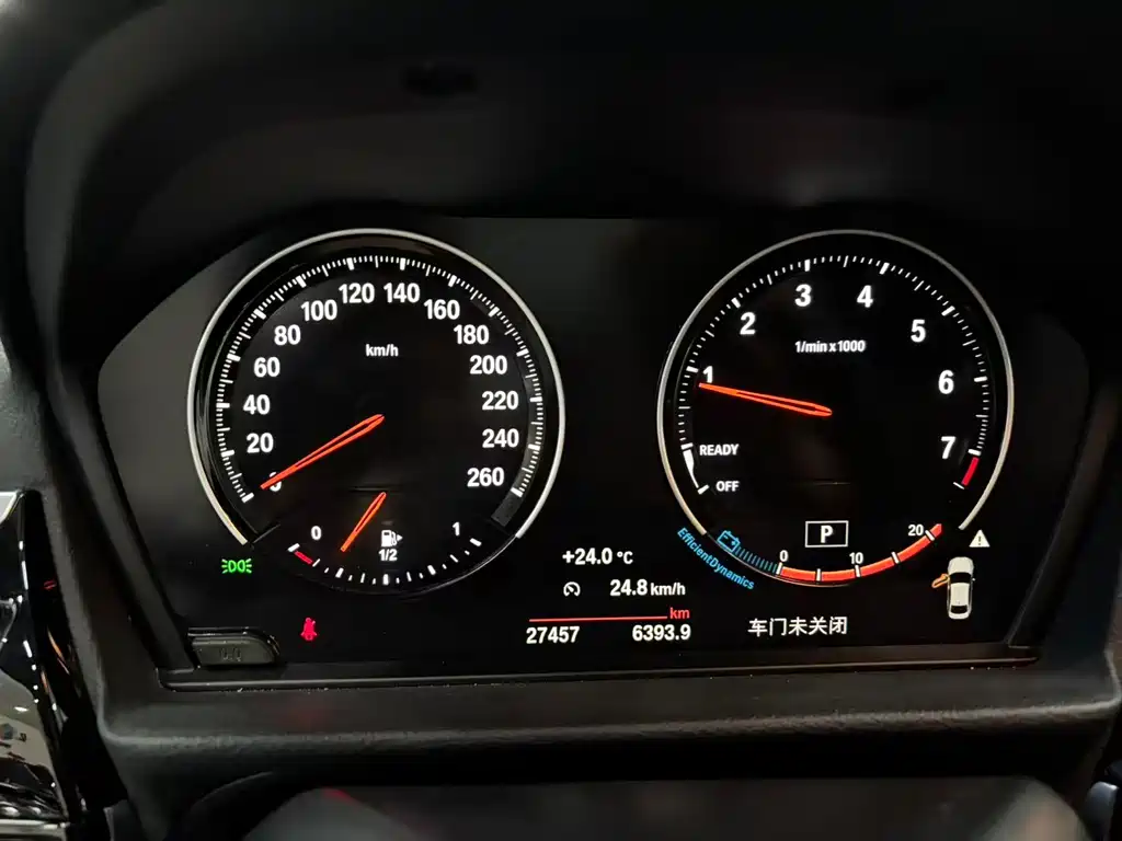 BMW 1 Series 2022 — фото 10