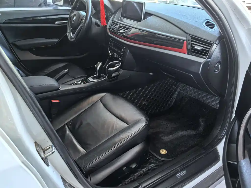 BMW X1 2015 — фото 12
