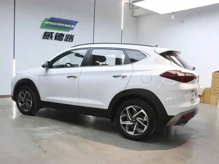 Hyundai Tucson 2020 — фото 6