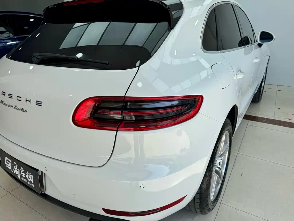 Porsche Macan 2016 — фото 31