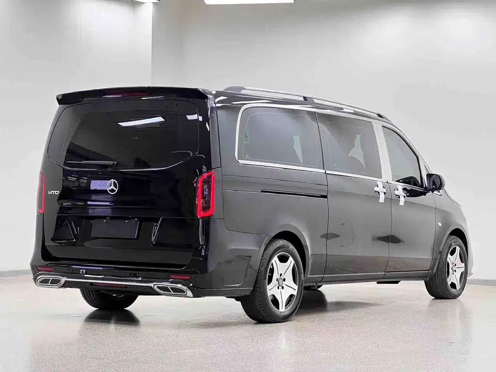 Mercedes-Benz Vito 2024 — фото 32