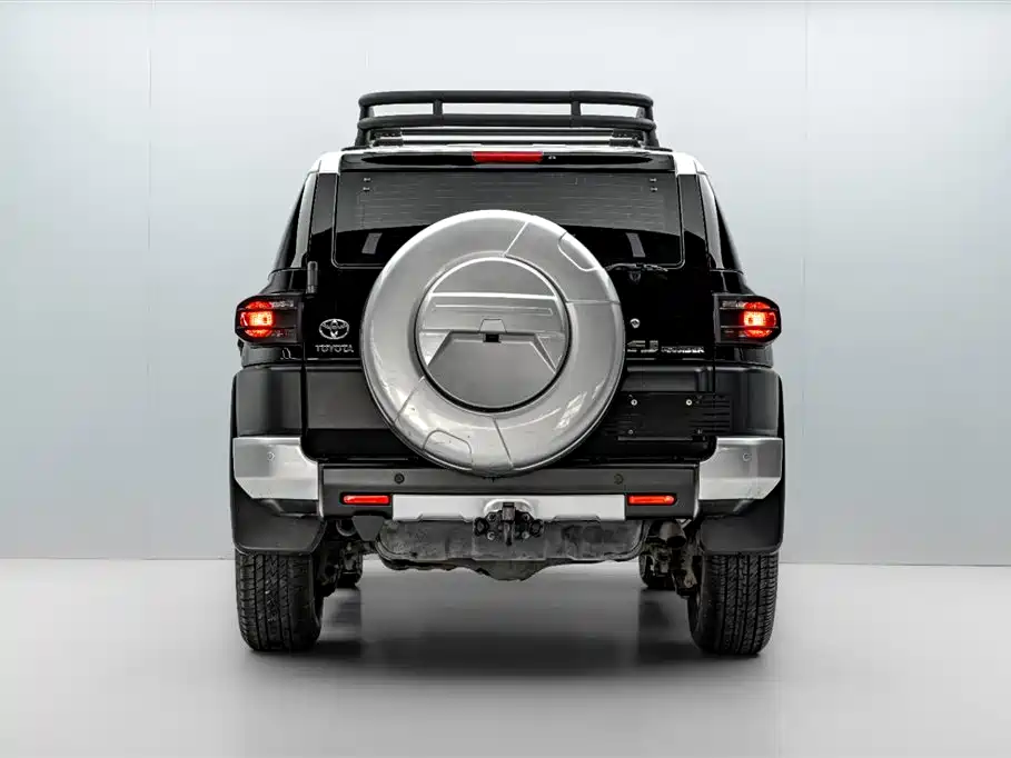 Toyota FJ Cruiser 2020 — фото 6