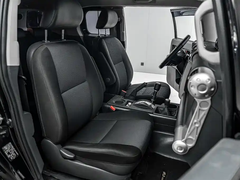Toyota FJ Cruiser 2020 — фото 23