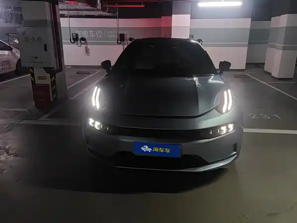 Zeekr 001 2022