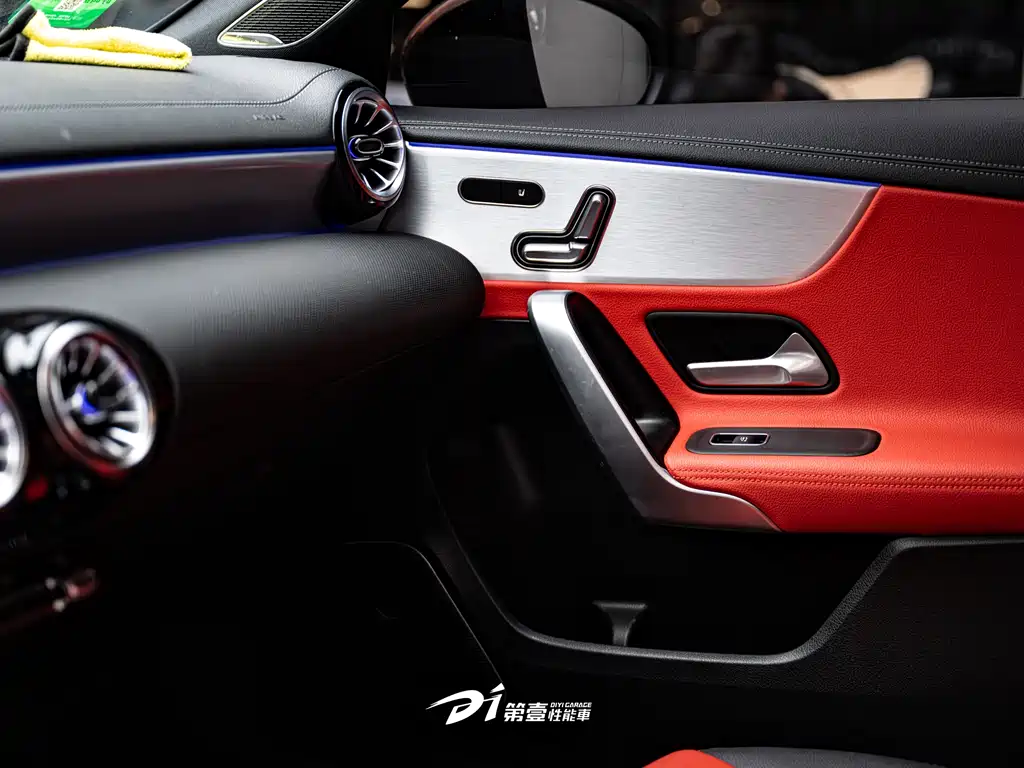Mercedes-Benz A-Class AMG 2024 — фото 10