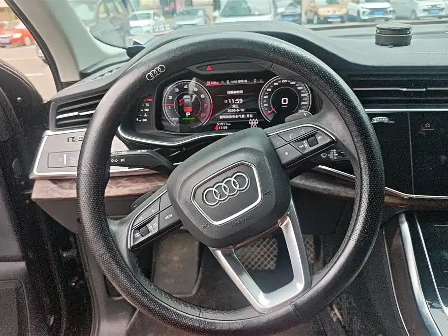 Audi Q7 2023 — фото 15