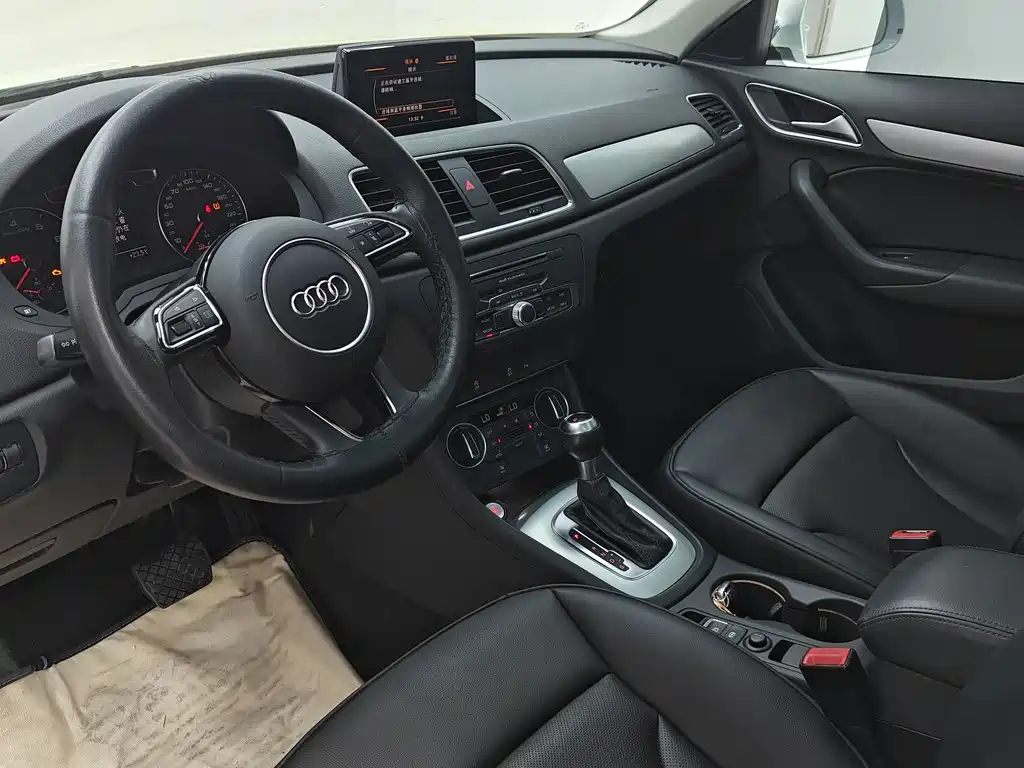 Audi Q3 2017 — фото 7