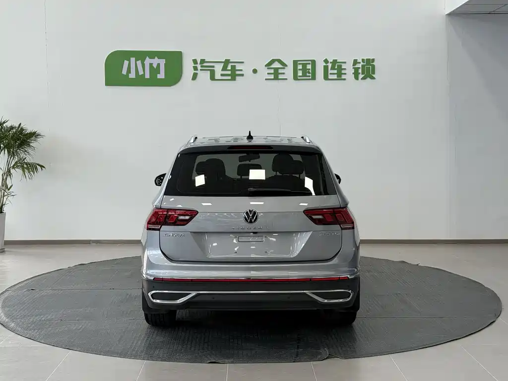 Volkswagen Tiguan L 2023 — фото 3