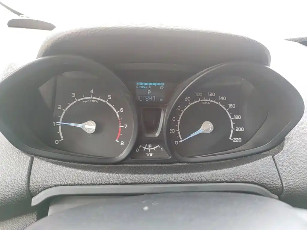 Ford EcoSport 2015 — фото 12