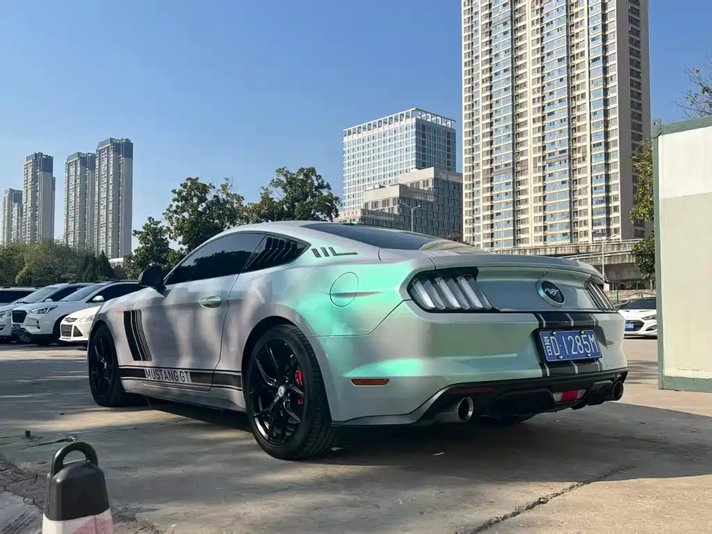 Ford Mustang 2017 — фото 9