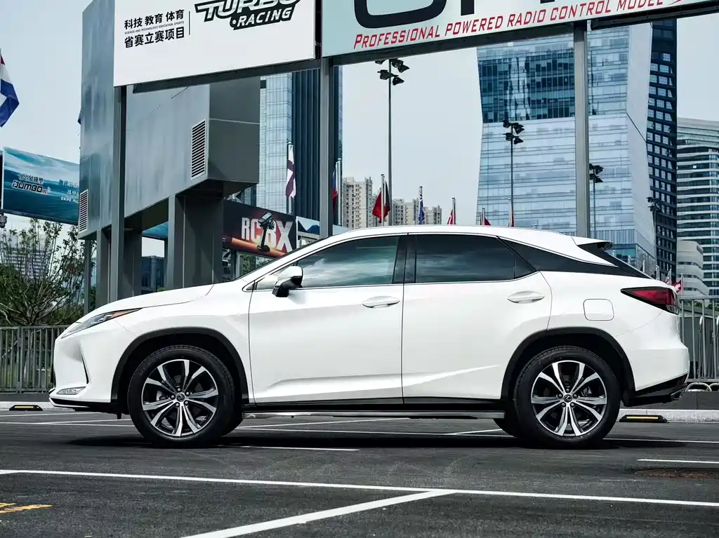 Lexus RX 2022 — фото 13