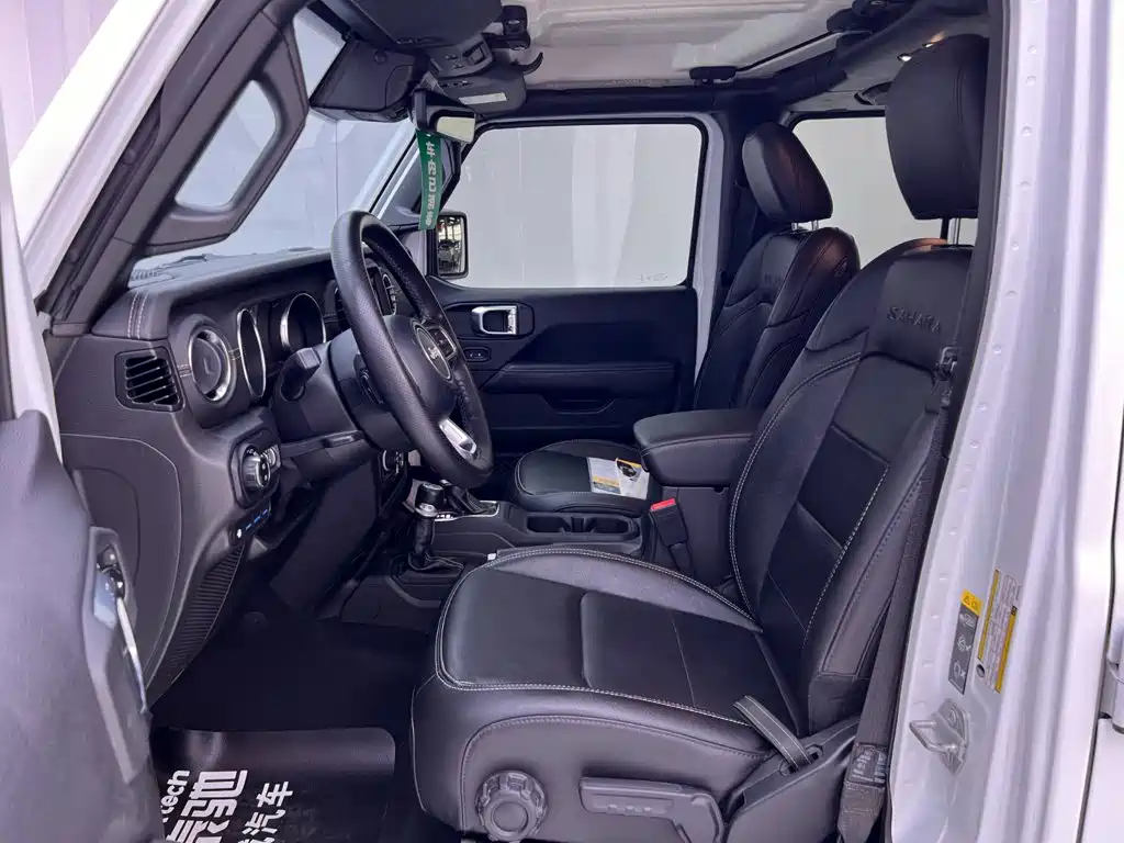 Jeep Wrangler New Energy 2023 — фото 14