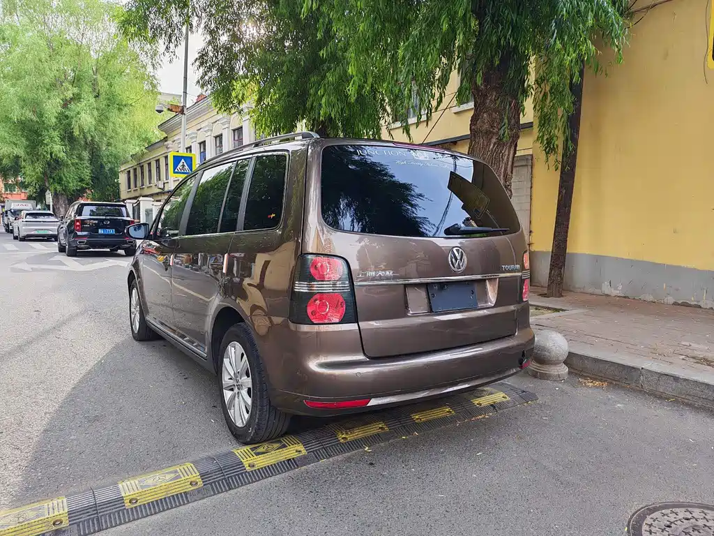 Volkswagen Touran 2014