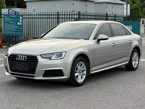 Audi A4L 2016