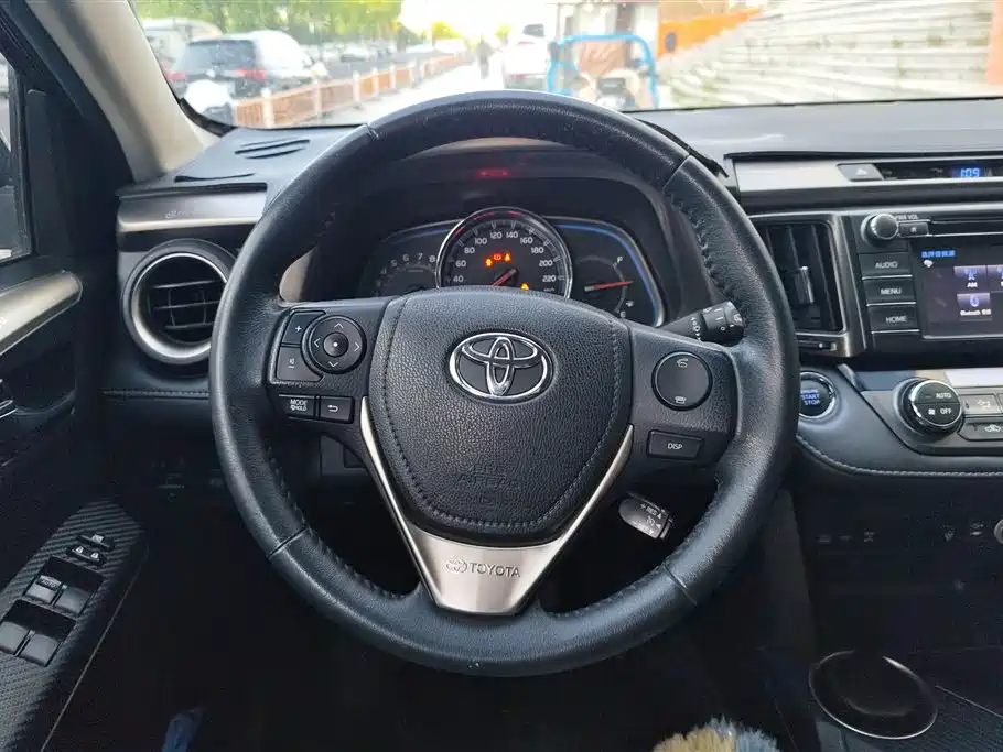Toyota RAV4 2014 — фото 15