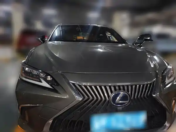 Lexus ES 2021