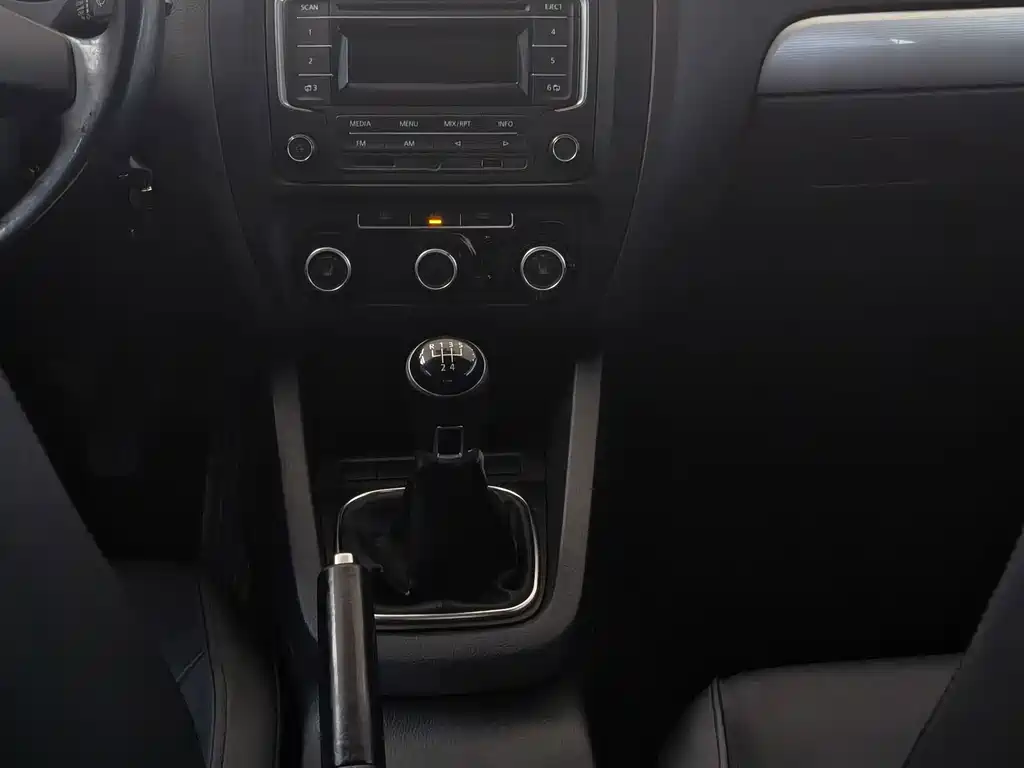 Volkswagen Sagitar 2014