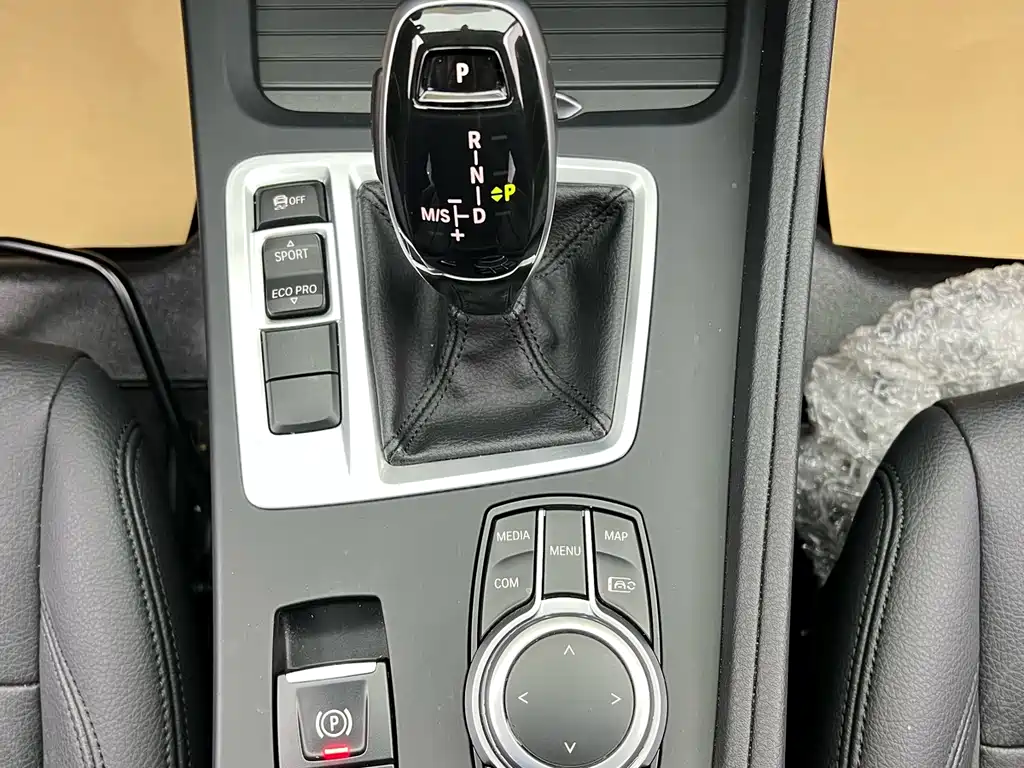 BMW 1 Series 2021 — фото 13
