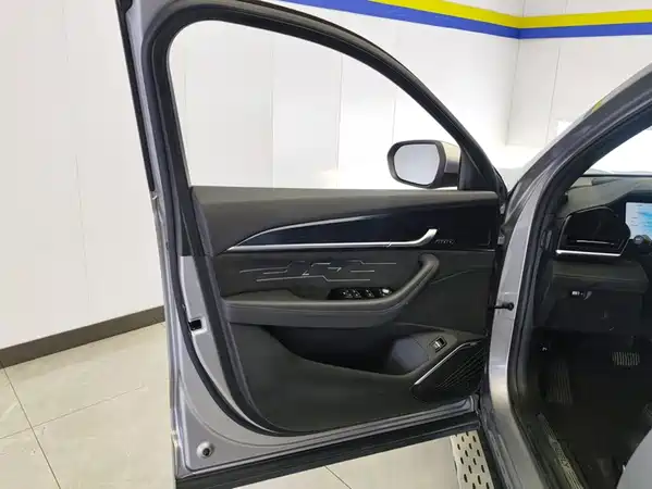 Geely Xingyue L 2023