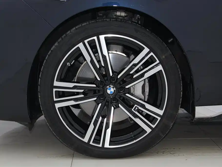 BMW 7 Series 2025 — фото 11