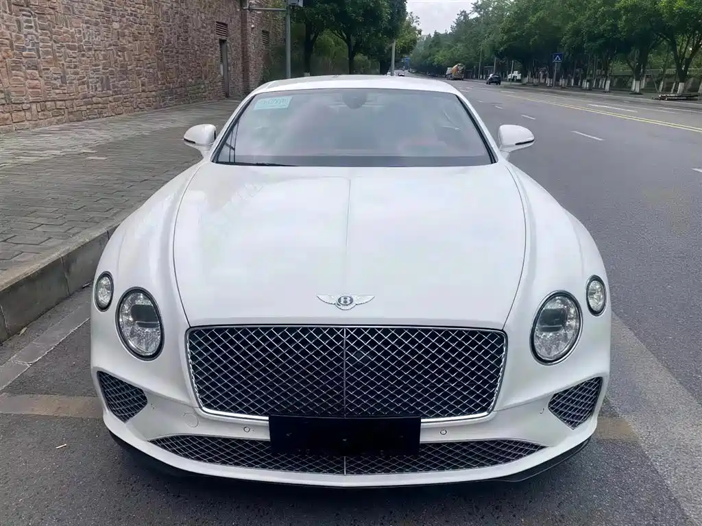 Bentley Continental 2022 — фото 2