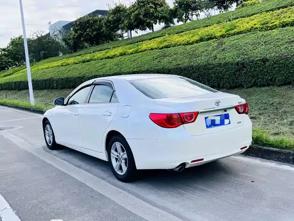 Toyota Reiz 2011