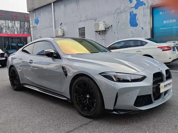 BMW M4 2025