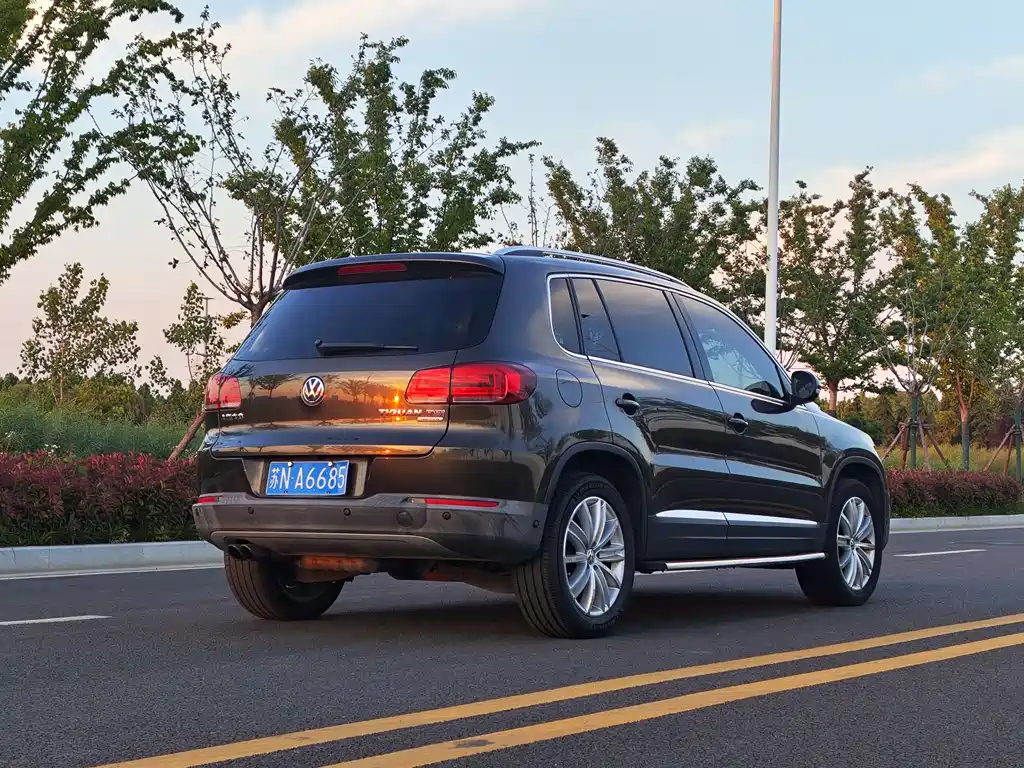 Volkswagen Tiguan 2013 — фото 4