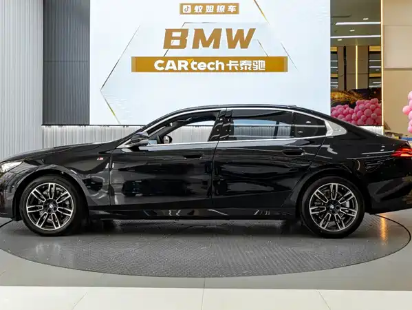 BMW 5 Series 2025