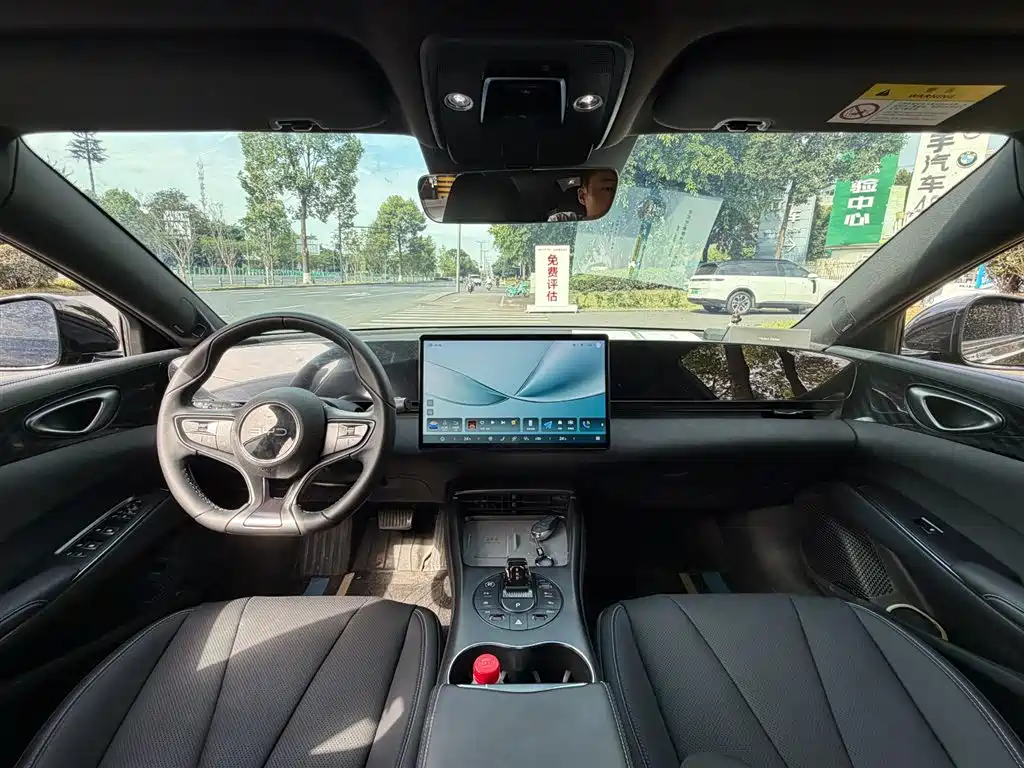 BYD Seal 2025 — фото 11