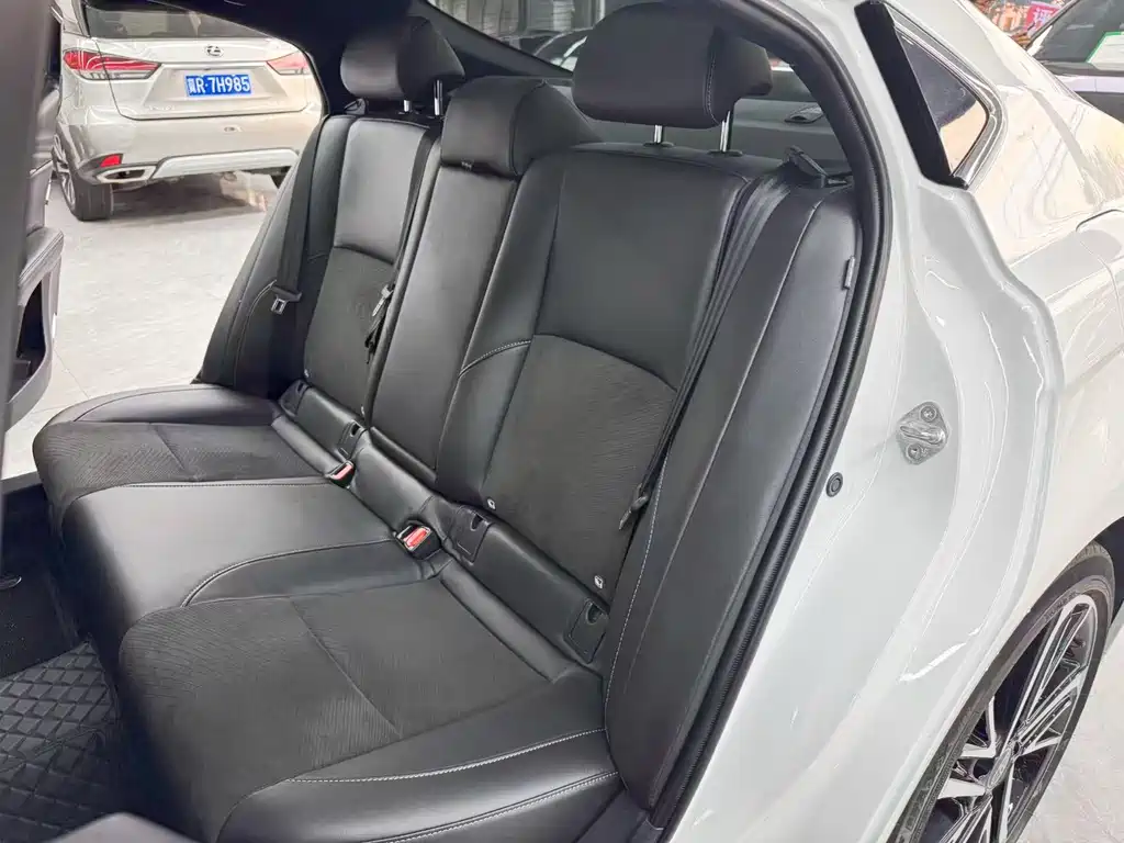 Toyota Camry 2024 — фото 13