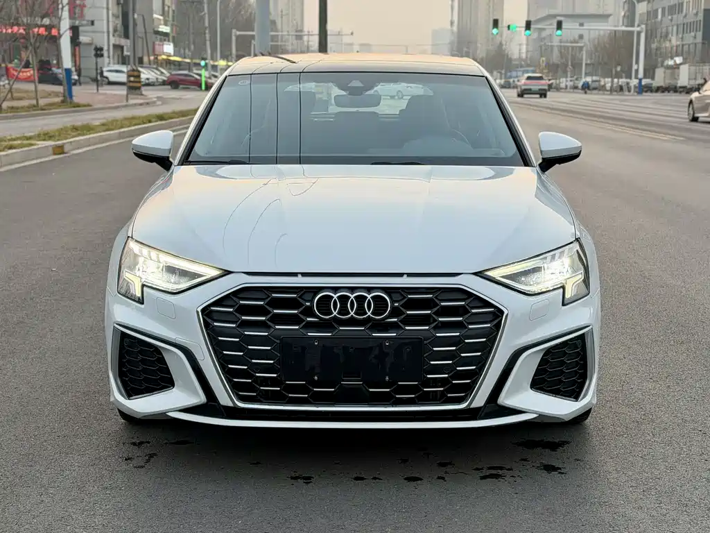 Audi A3 2024 — фото 2