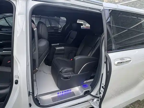 Toyota Sienna 2024