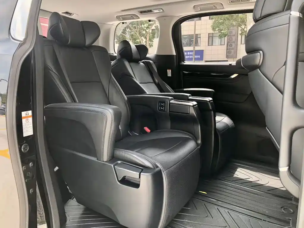 Toyota Alphard 2018 — фото 4