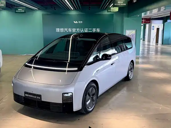 Li Auto MEGA 2024