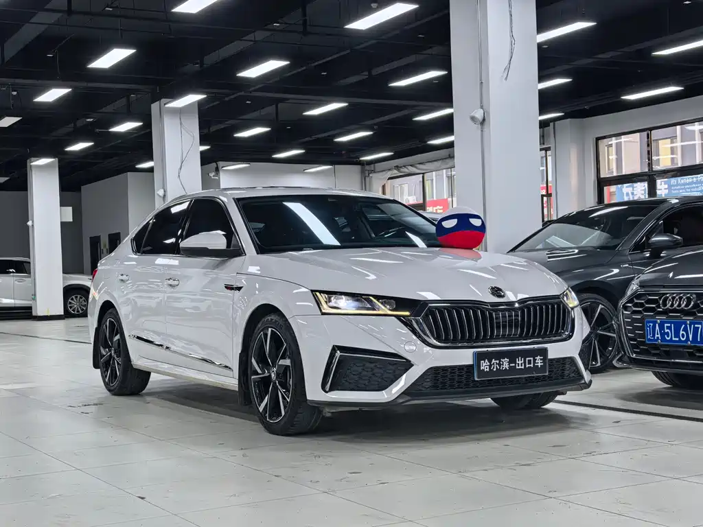 Skoda Octavia 2022 — фото 3