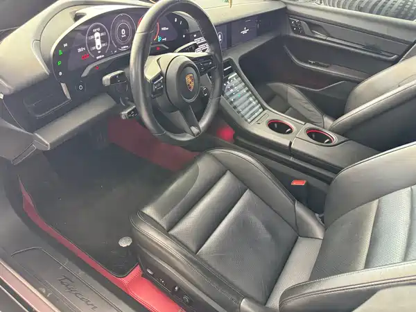 Porsche Taycan 2021
