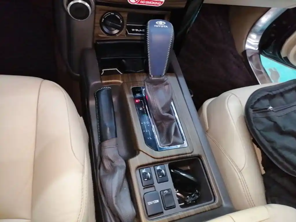 Toyota Prado 2015 — фото 14