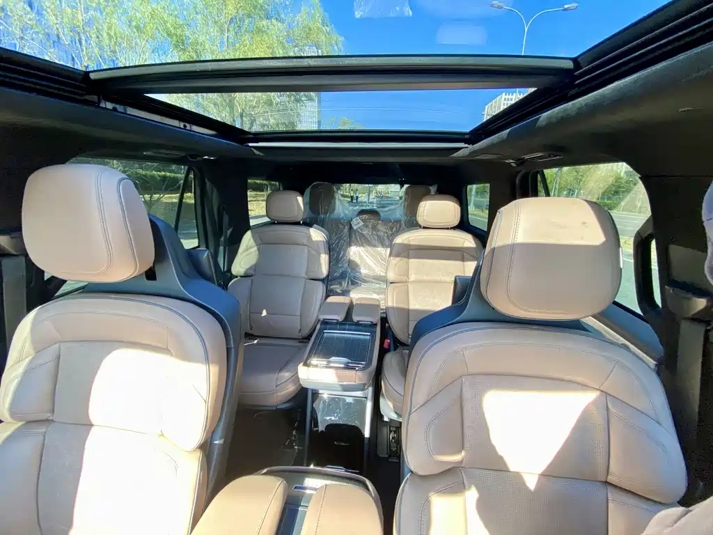 Lincoln Navigator 2025 — фото 26