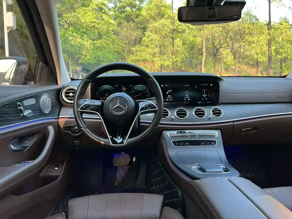 Mercedes-Benz E-Class 2022 — фото 4
