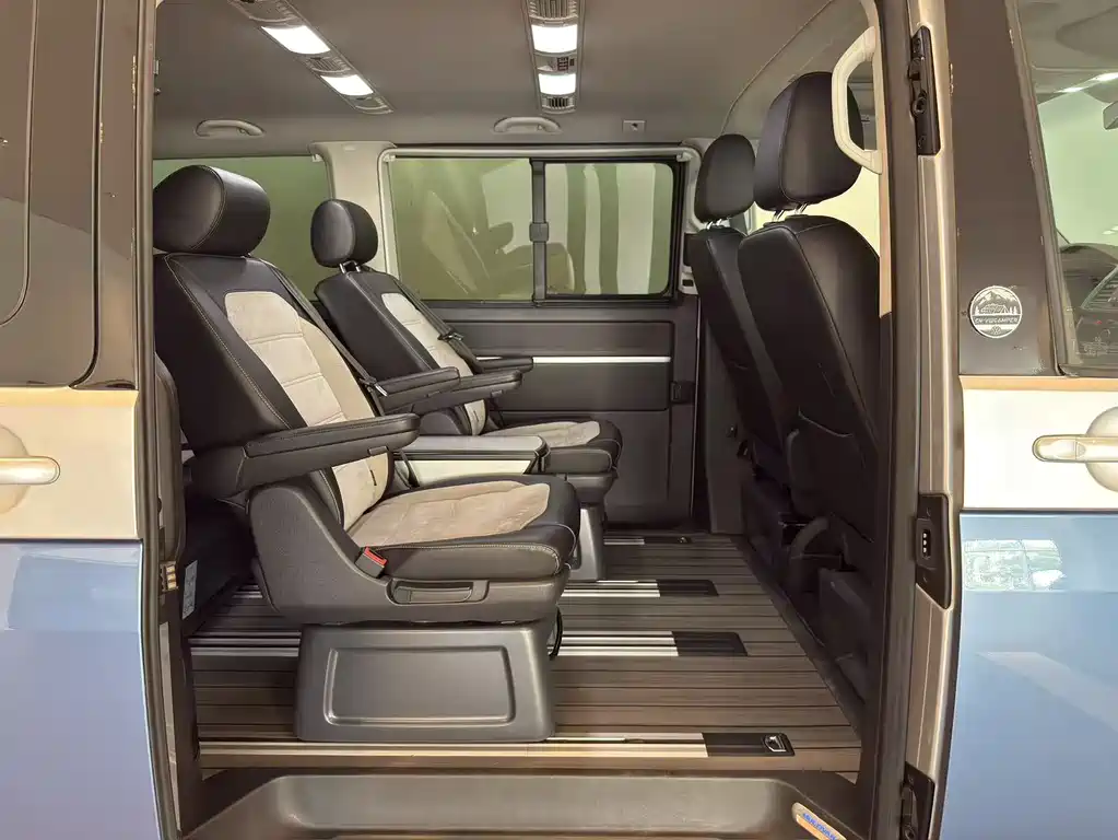 Volkswagen Multivan 2018 — фото 5