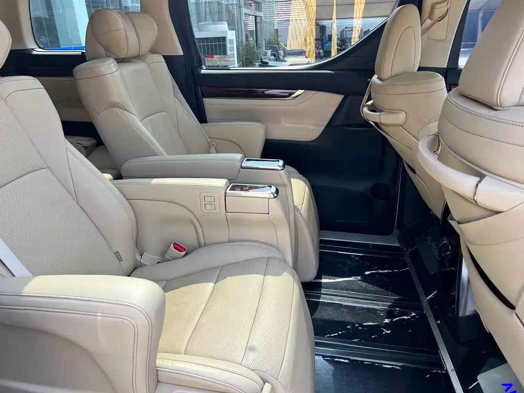 Toyota Alphard 2015 — фото 11