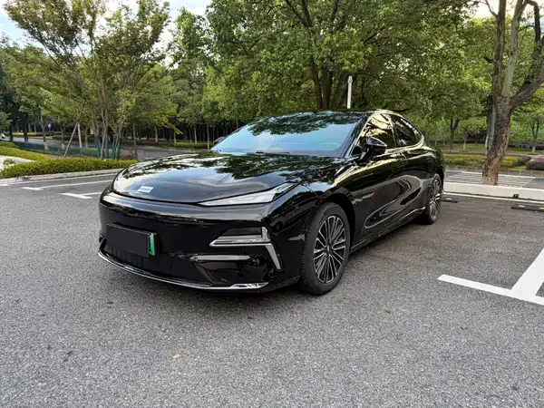 Geely Galaxy Starshine 8 2025