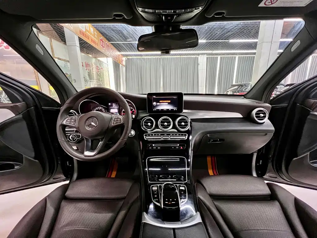 Mercedes-Benz GLC 2017 — фото 16