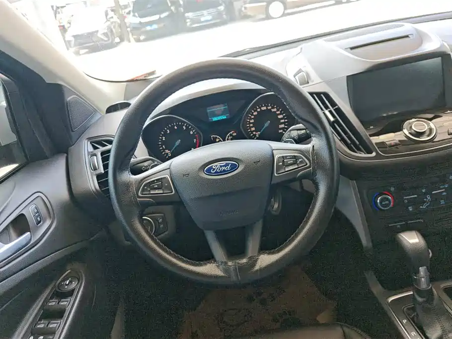 Ford Kuga 2016 — фото 15