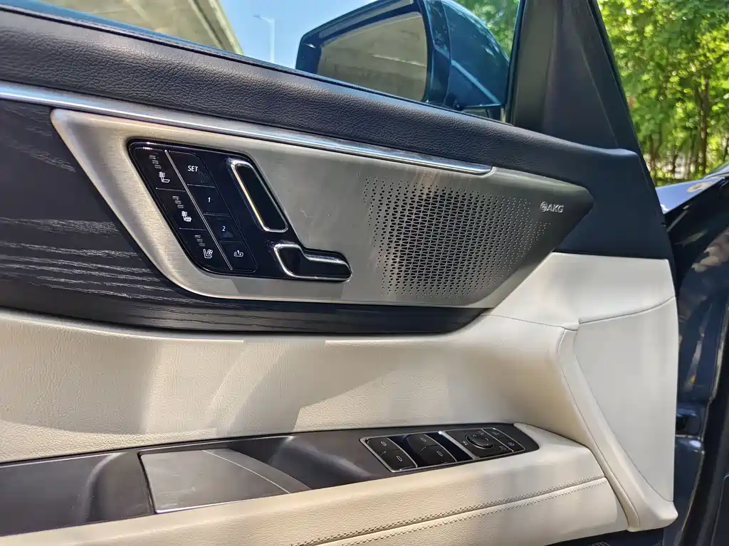 Cadillac CT6 2023 — фото 9
