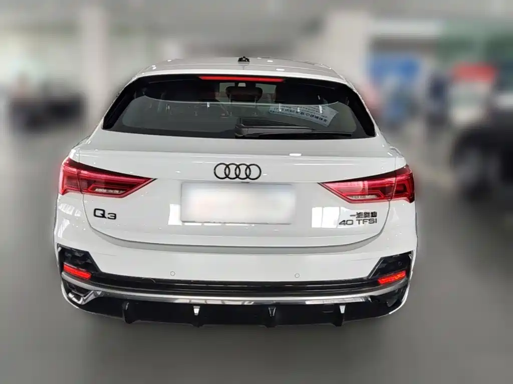 Audi Q3 Sportback 2025 — фото 10